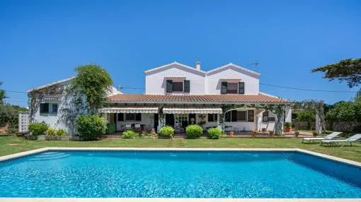 Country house with swimming pool in Trebaluger Country house with swimming pool in Trebaluger